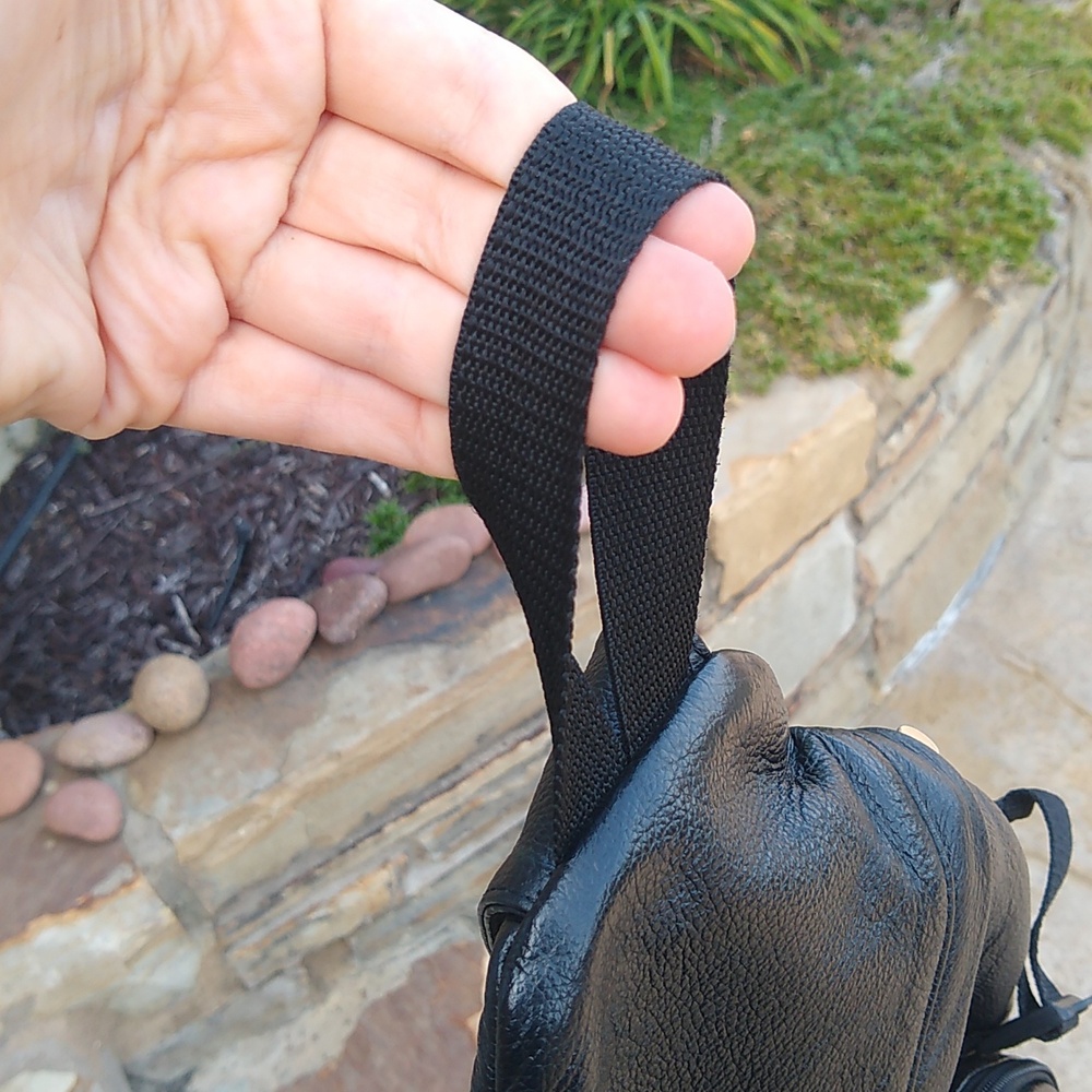 AmeriLeather APC Black Leather Sling Bag EUC Retail $140 - Picture 8 of 10